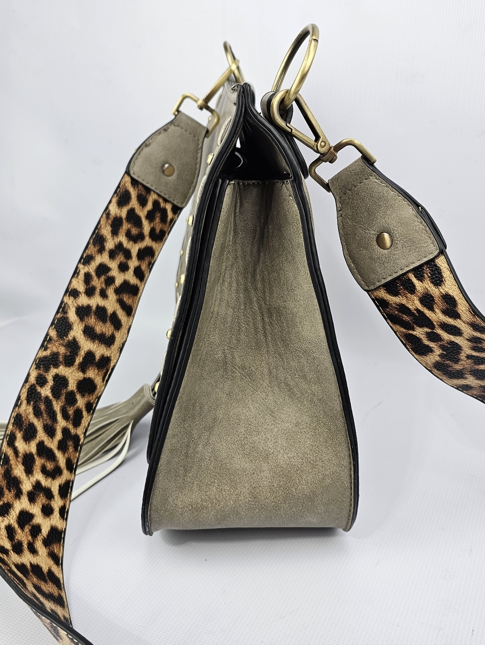 Jen & Co Bailey Vegan Crossbody with Animal Print Guitar Strap Gray - Picture 2 of 11